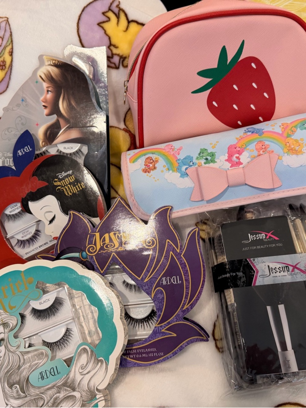 Bundle of makeup accessories